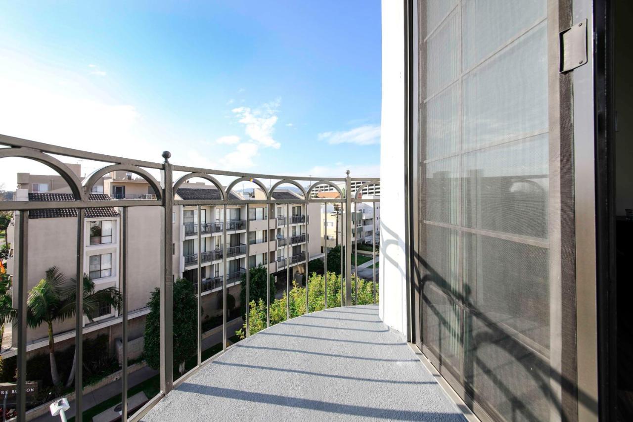 Luxury West Hollywood Apartments By Barsala Los Angeles Exterior photo